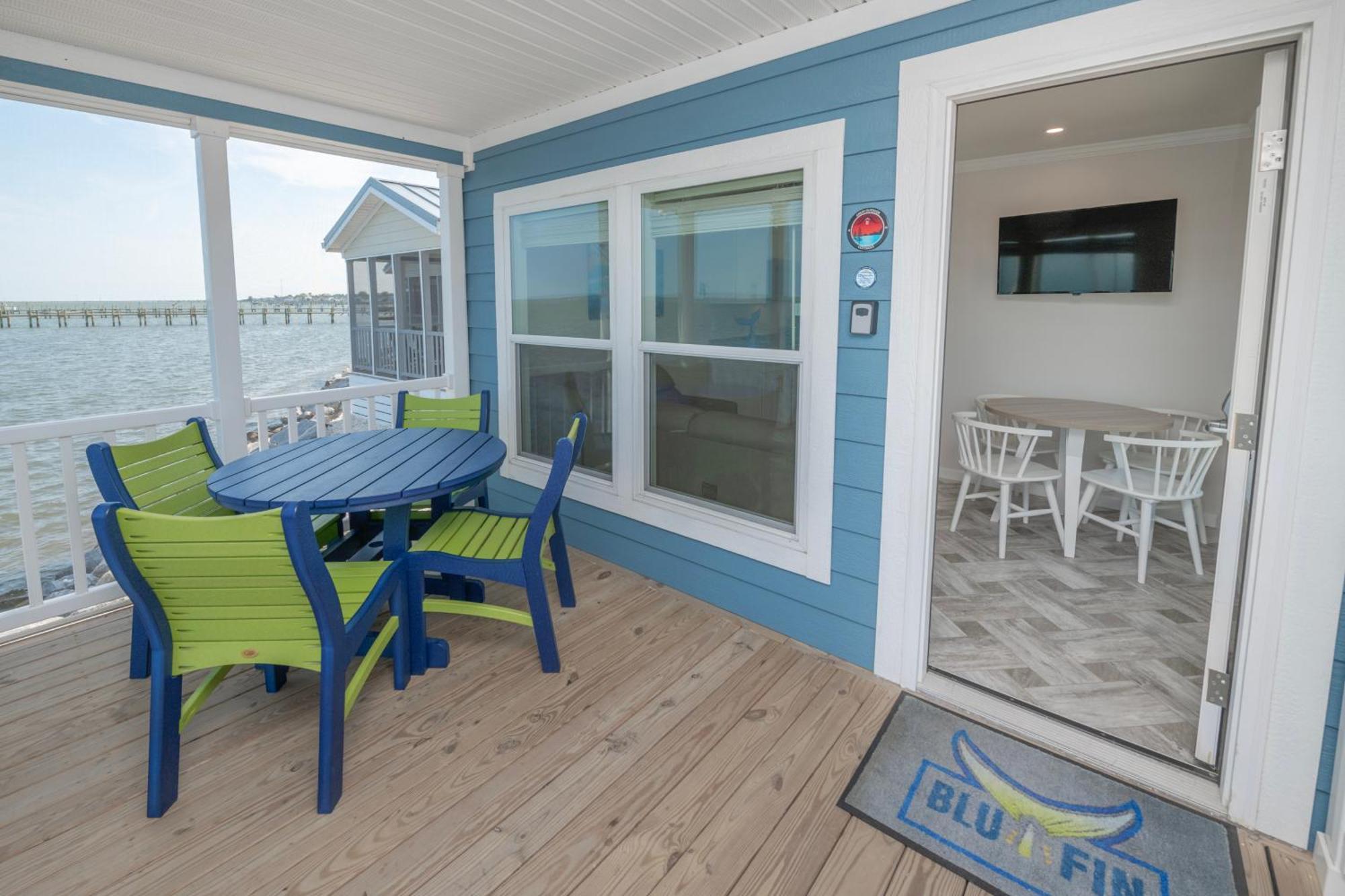 Blufin Bungalows & Marina Chincoteague Bilik gambar
