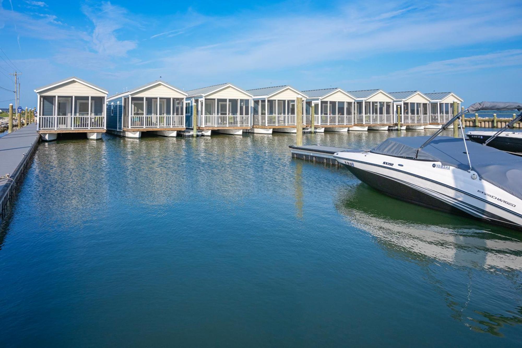 Blufin Bungalows & Marina Chincoteague Bilik gambar